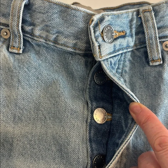 EVERLANE The Relaxed 90’s shorts button fly 5 pockets raw edge hem light blue 27 - Picture 6 of 16